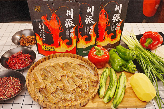 金宮，金宮雞精，金宮味精，金宮火鍋底料，金宮香腸臘肉調(diào)料，金宮小龍蝦調(diào)料，金宮魚(yú)調(diào)料，金宮調(diào)料定制，金宮調(diào)味品定制