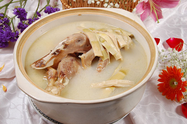 金宮，金宮雞精，金宮味精，金宮火鍋底料，金宮香腸臘肉調(diào)料，金宮小龍蝦調(diào)料，金宮魚(yú)調(diào)料，金宮調(diào)料定制，金宮調(diào)味品定制