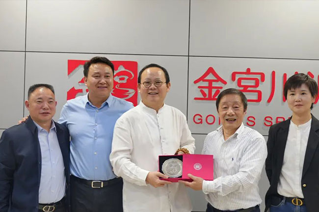 金宮，金宮雞精，金宮味精，金宮火鍋底料，金宮香腸臘肉調(diào)料，金宮小龍蝦調(diào)料，金宮魚(yú)調(diào)料，金宮調(diào)料定制，金宮調(diào)味品定制